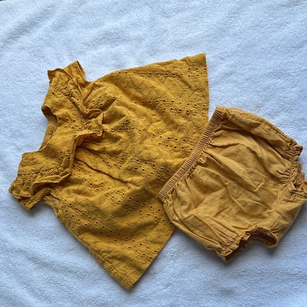 Janie and Jack. Yellow Eyelet Baby Outfit